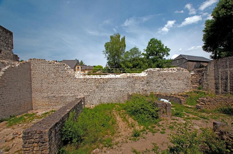Nördliche Burgmauer